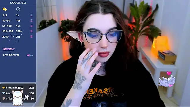 Snapshot of Dixi_Pixi_ chatting on 02/07/25, 11:56 Dixi Pixi online show from 02/07/25, 11:56