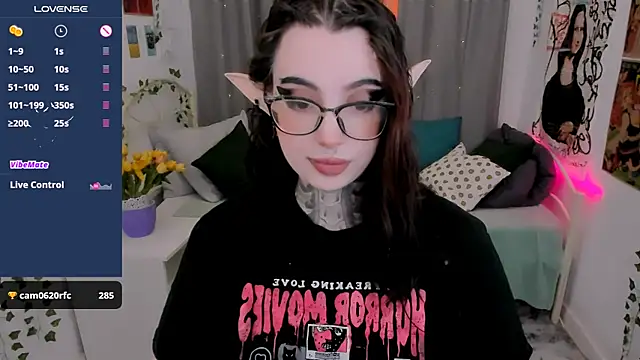 Snapshot of Dixi_Pixi_ chatting on 02/21/25, 05:46 Dixi Pixi online show from 02/21/25, 05:46