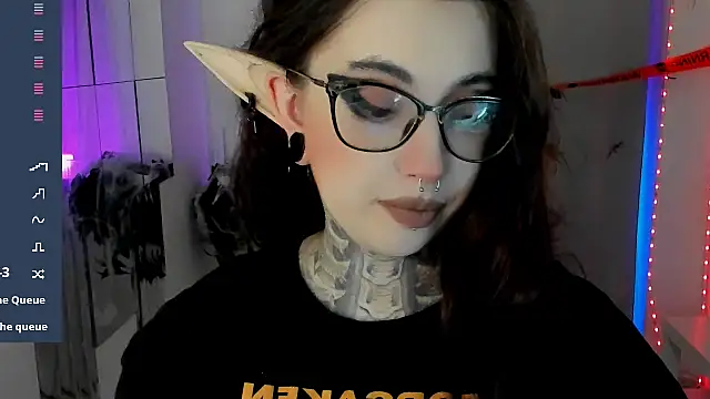 Dixi Pixi  online show from 10/24/25, 05:50