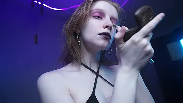 ginger hugs online show from 11/16/25, 10:13