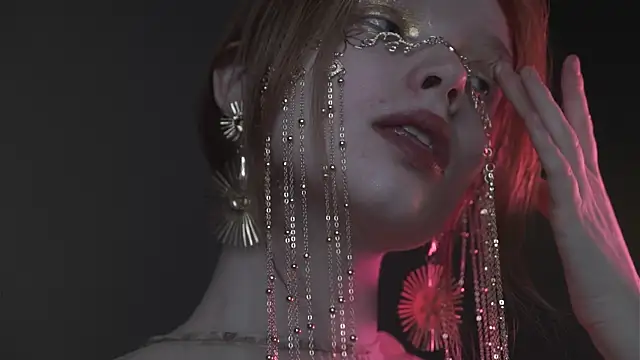 ginger hugs online show from 12/22/25, 10:10