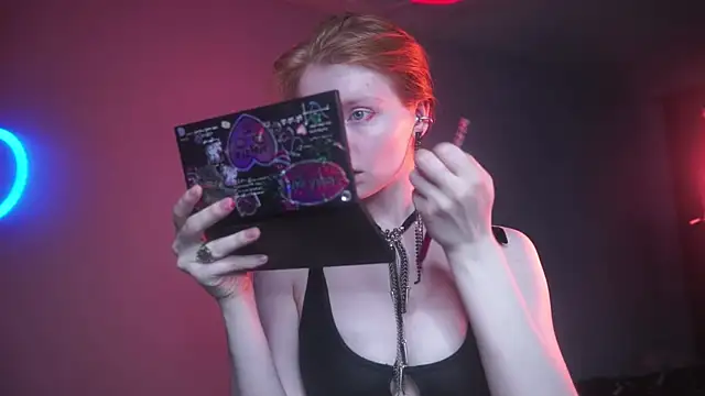 ginger hugs online show from 09/17/25, 10:12