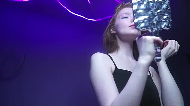 ginger hugs online show from 09/27/25, 10:05