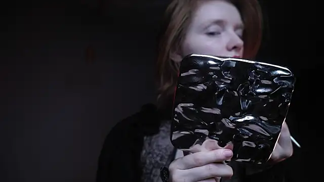 ginger hugs online show from 11/10/25, 10:04