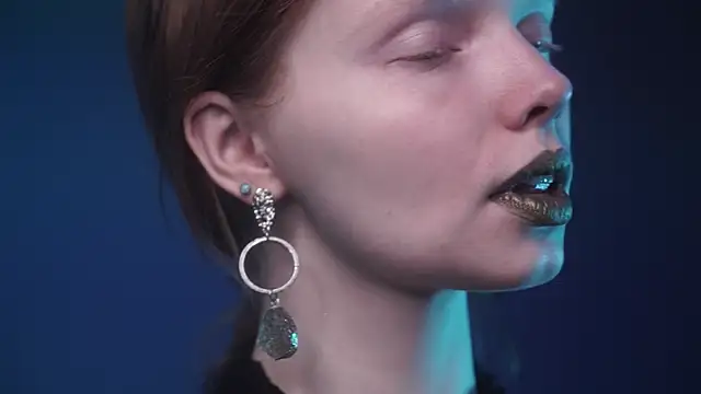 ginger hugs online show from 10/09/25, 10:21