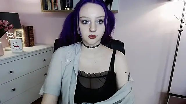 Snapshot of MadelineLust chatting on 02/16/25, 02:43 MadelineLust online show from 02/16/25, 02:43