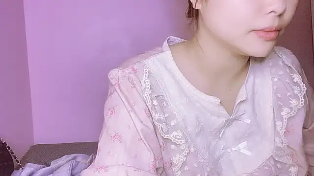 Yenzhing online show from 02/17/25, 07:04
