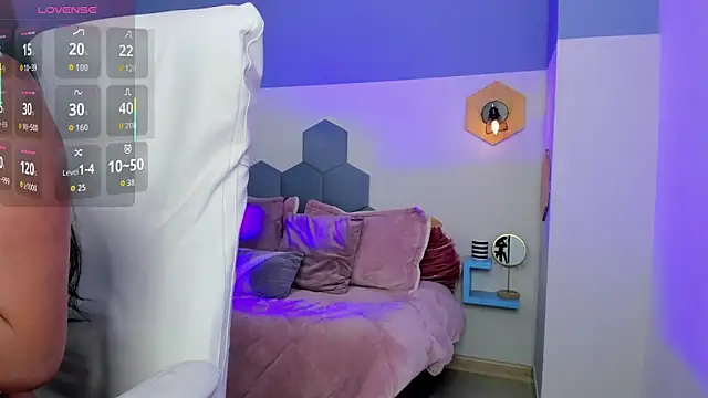 Snapshot of Chloe_fischer_ chatting on 09/18/25, 02:53 Chloe fischer online show from 09/18/25, 02:53