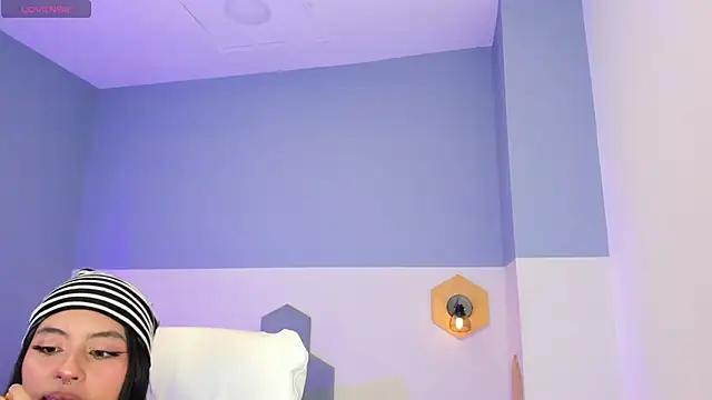 Snapshot of Chloe_fischer_ chatting on 10/30/25, 03:42 Chloe fischer online show from 10/30/25, 03:42