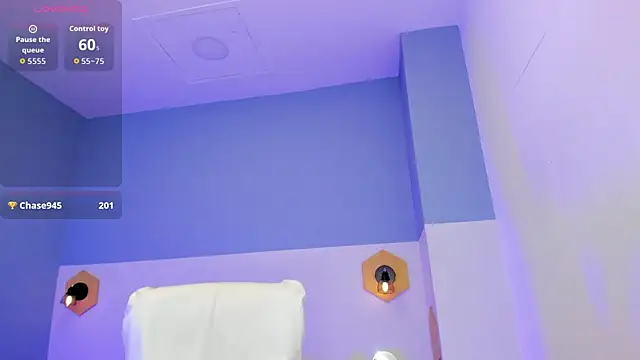 Chloe fischer  online show from 04/18/26, 07:07