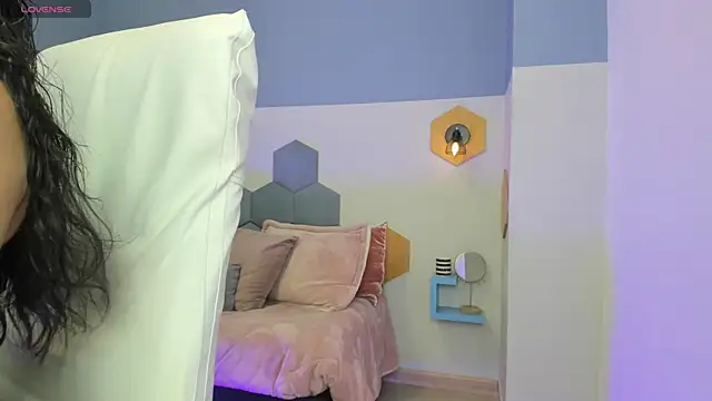 Snapshot of Chloe_fischer_ chatting on 10/23/25, 02:38 Chloe fischer online show from 10/23/25, 02:38