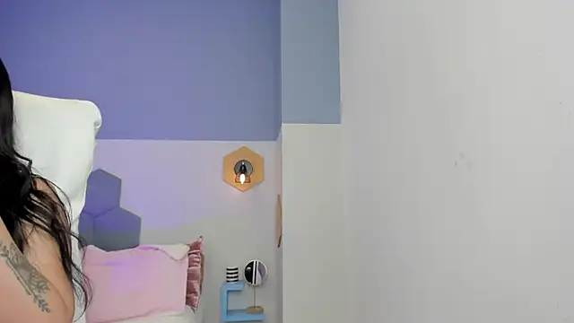 Snapshot of Chloe_fischer_ chatting on 12/15/25, 03:07 Chloe fischer online show from 12/15/25, 03:07