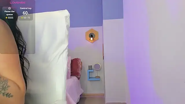 Snapshot of Chloe_fischer_ chatting on 11/12/25, 03:05 Chloe fischer online show from 11/12/25, 03:05