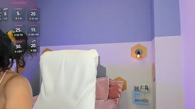 Snapshot of Chloe_fischer_ chatting on 10/28/25, 03:00 Chloe fischer online show from 10/28/25, 03:00