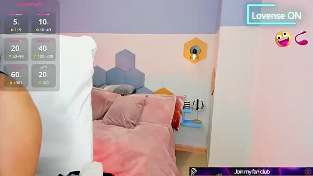 Snapshot of Chloe_fischer_ chatting on 10/16/25, 03:09 Chloe fischer online show from 10/16/25, 03:09