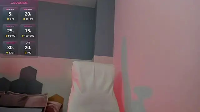 Snapshot of Chloe_fischer_ chatting on 10/29/25, 02:38 Chloe fischer online show from 10/29/25, 02:38