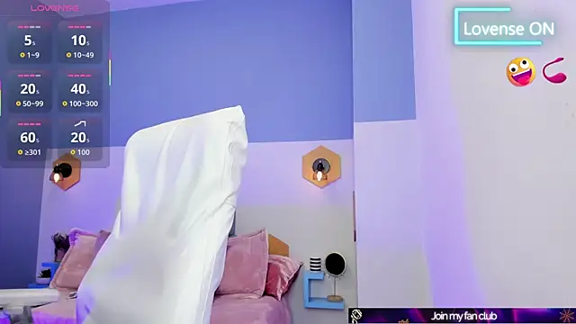 Snapshot of Chloe_fischer_ chatting on 10/14/25, 03:01 Chloe fischer online show from 10/14/25, 03:01