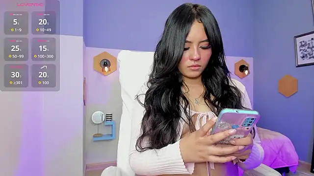 Snapshot of Chloe_fischer_ chatting on 02/04/26, 03:18 Chloe fischer online show from 02/04/26, 03:18