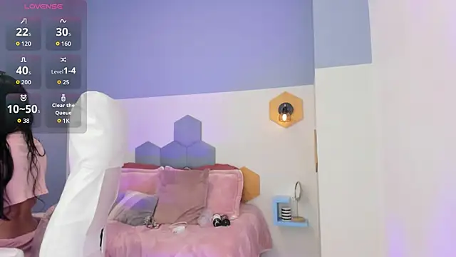 Chloe fischer  online show from 04/10/26, 03:19