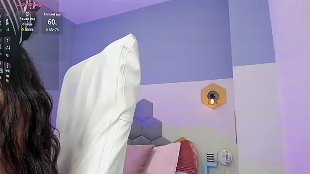 Snapshot of Chloe_fischer_ chatting on 11/20/25, 02:51 Chloe fischer online show from 11/20/25, 02:51