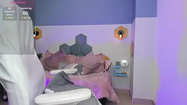 Snapshot of Chloe_fischer_ chatting on 10/06/25, 03:02 Chloe fischer online show from 10/06/25, 03:02