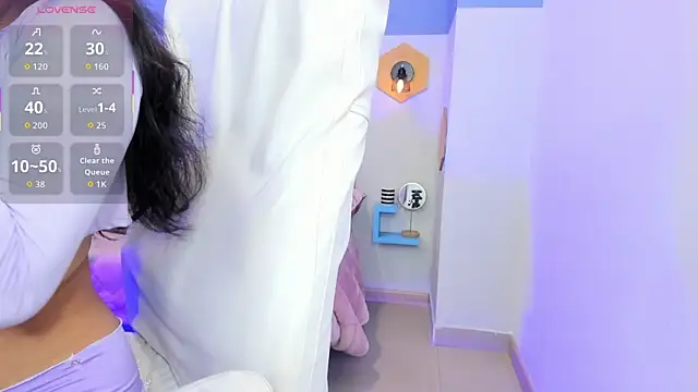 Snapshot of Chloe_fischer_ chatting on 10/10/25, 04:30 Chloe fischer online show from 10/10/25, 04:30