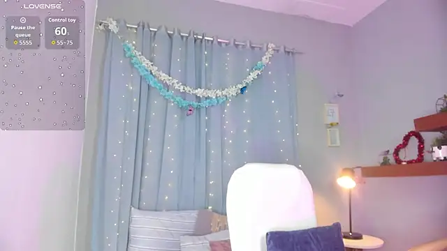 Chloe fischer  online show from 07/04/26, 03:27