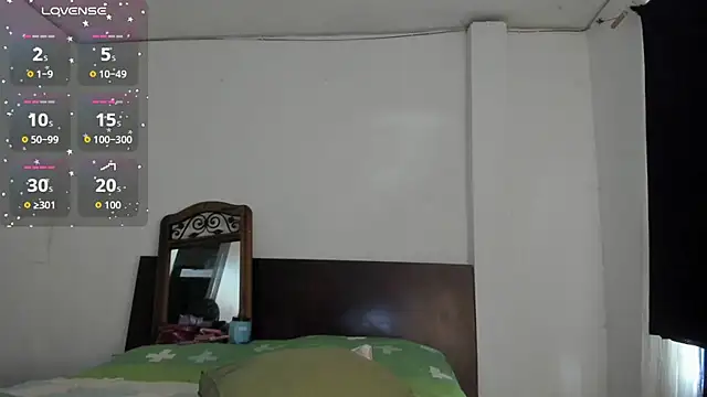 latinaStepmom online show from 12/04/25, 08:52