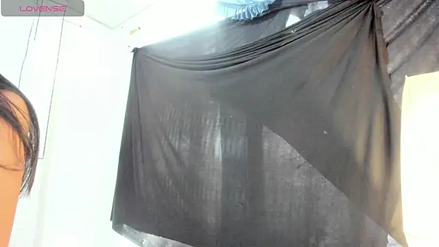 latinaStepmom online show from 04/15/26, 08:53