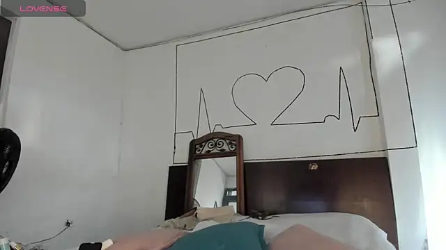 latinaStepmom online show from 04/14/26, 10:48