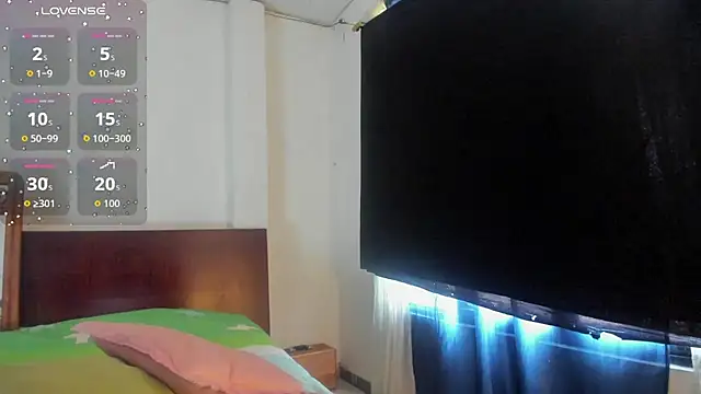 latinaStepmom online show from 10/05/25, 01:24