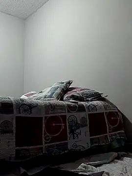 Snapshot of LisbethMoore_ chatting on 01/14/26, 01:31 LisbethMoore online show from 01/14/26, 01:31