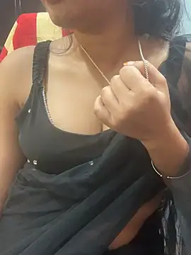 Spicy sari girl online show from 12/24/24, 04:00