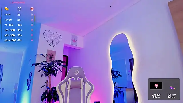 Snapshot of Pretty_Mariangel chatting on 06/19/26, 04:02 Pretty Mariangel online show from 06/19/26, 04:02