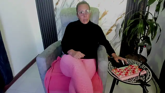 BrendaSex Hot online show from 02/06/26, 09:00