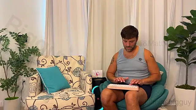 Lilmissbigguy online show from 10/18/25, 09:17