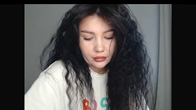 Snapshot of AlexaCruze chatting on 10/13/25, 03:13 AlexaCruze online show from 10/13/25, 03:13