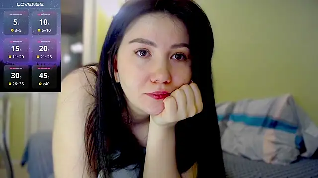 Snapshot of AlexaCruze chatting on 01/14/25, 12:43 AlexaCruze online show from 01/14/25, 12:43