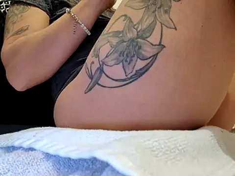 sweethotmilf888 online show from 12/22/25, 04:40