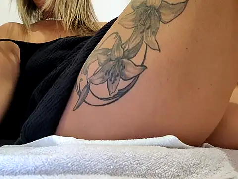 sweethotmilf888 online show from 09/19/25, 12:09