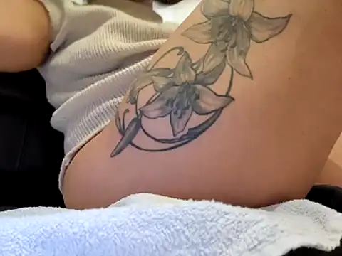 sweethotmilf888 online show from 11/05/25, 08:50