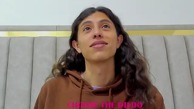 FreyaMoller online show from 11/14/25, 07:39