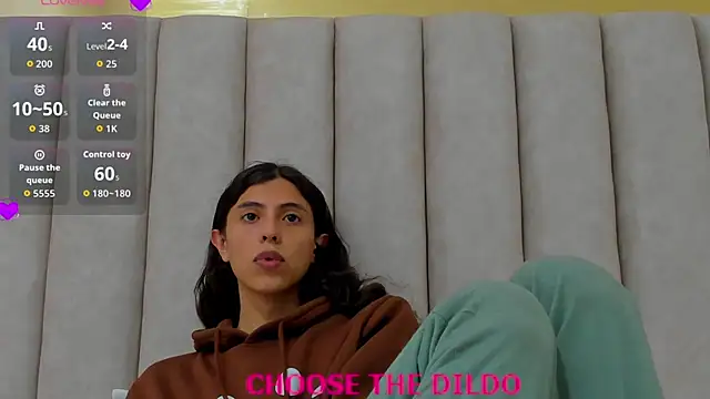 FreyaMoller online show from 10/29/25, 07:46