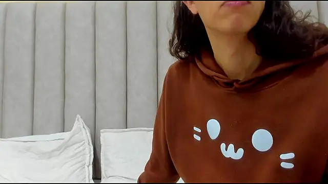 FreyaMoller online show from 12/20/25, 02:42