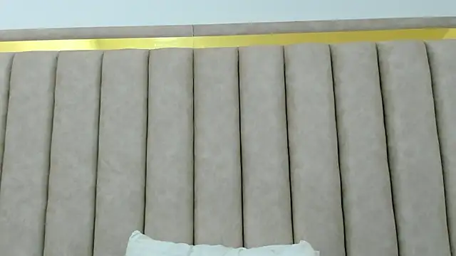 FreyaMoller online show from 04/18/26, 07:07