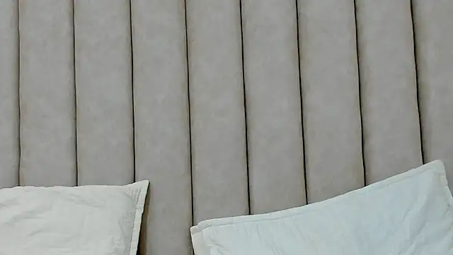 FreyaMoller online show from 11/26/25, 07:14