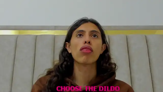 FreyaMoller online show from 11/21/25, 08:08