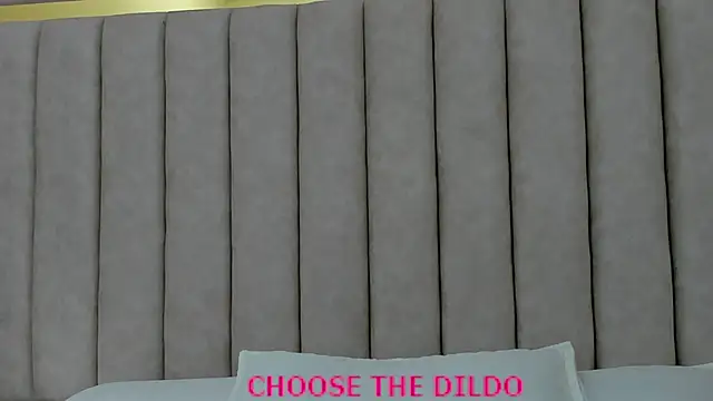 FreyaMoller online show from 11/11/25, 07:41