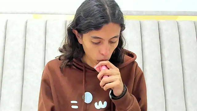 FreyaMoller online show from 03/04/26, 06:59