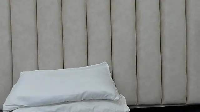 FreyaMoller online show from 11/07/25, 07:51